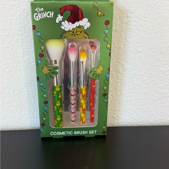 Dr. Seuss Other - Nwt Grinch Makeup Brush Set